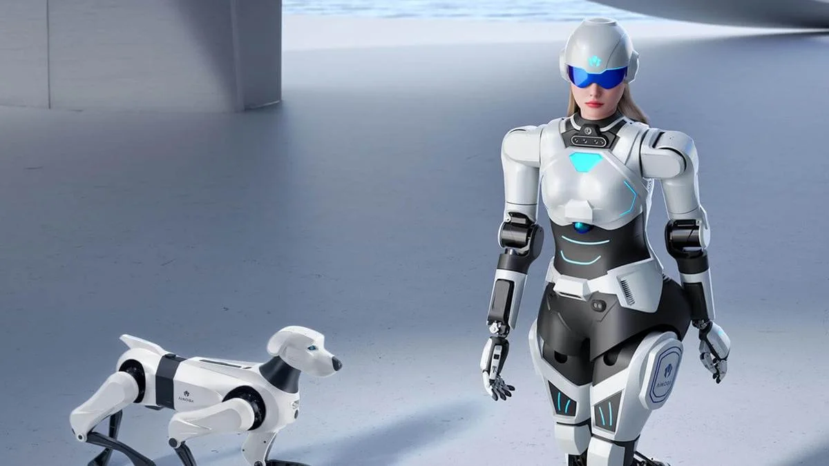 Robot humanoide bípedo Mornine y perro robótico Argos de AiMOGA paseando juntos en exterior mostrando la flota robótica de Chery